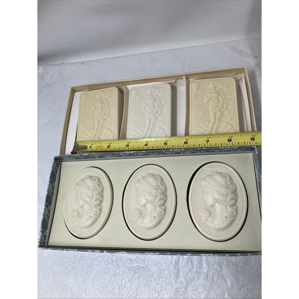 Italy SAPONIFICIO ARTIGIANALE FIORENTINO Carved Soap Bars Lot Cameo & Venus Milo